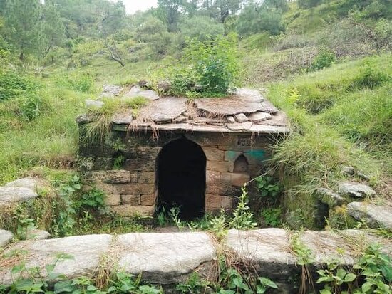 कहां गये धारे, नौले और गधेरे?