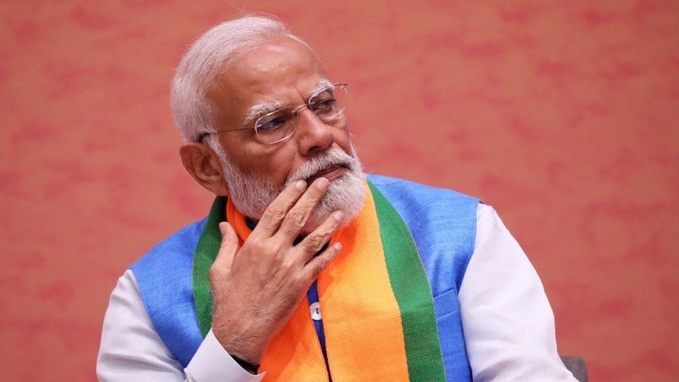 मोदी का सफर न रुका और न झुका