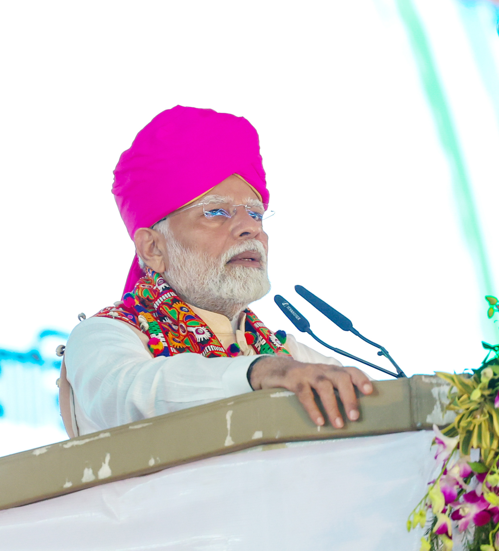 प्रधानमंत्री ने महाराष्ट्र के वाशिम में कृषि और पशुपालन से संबंधित 23,300 करोड़ रुपये की विभिन्न पहलों का शुभारंभ किया