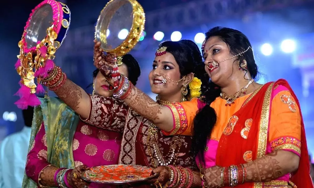 अखंड सुहाग का व्रत है करवा चौथ